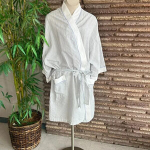 Signature II by Stan Herman Gray White  Seersucker Stripe Lightweight Robe